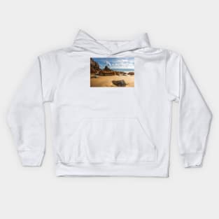 Barafundle Bay Beach Rocks, Pembrokeshire, Wales Kids Hoodie